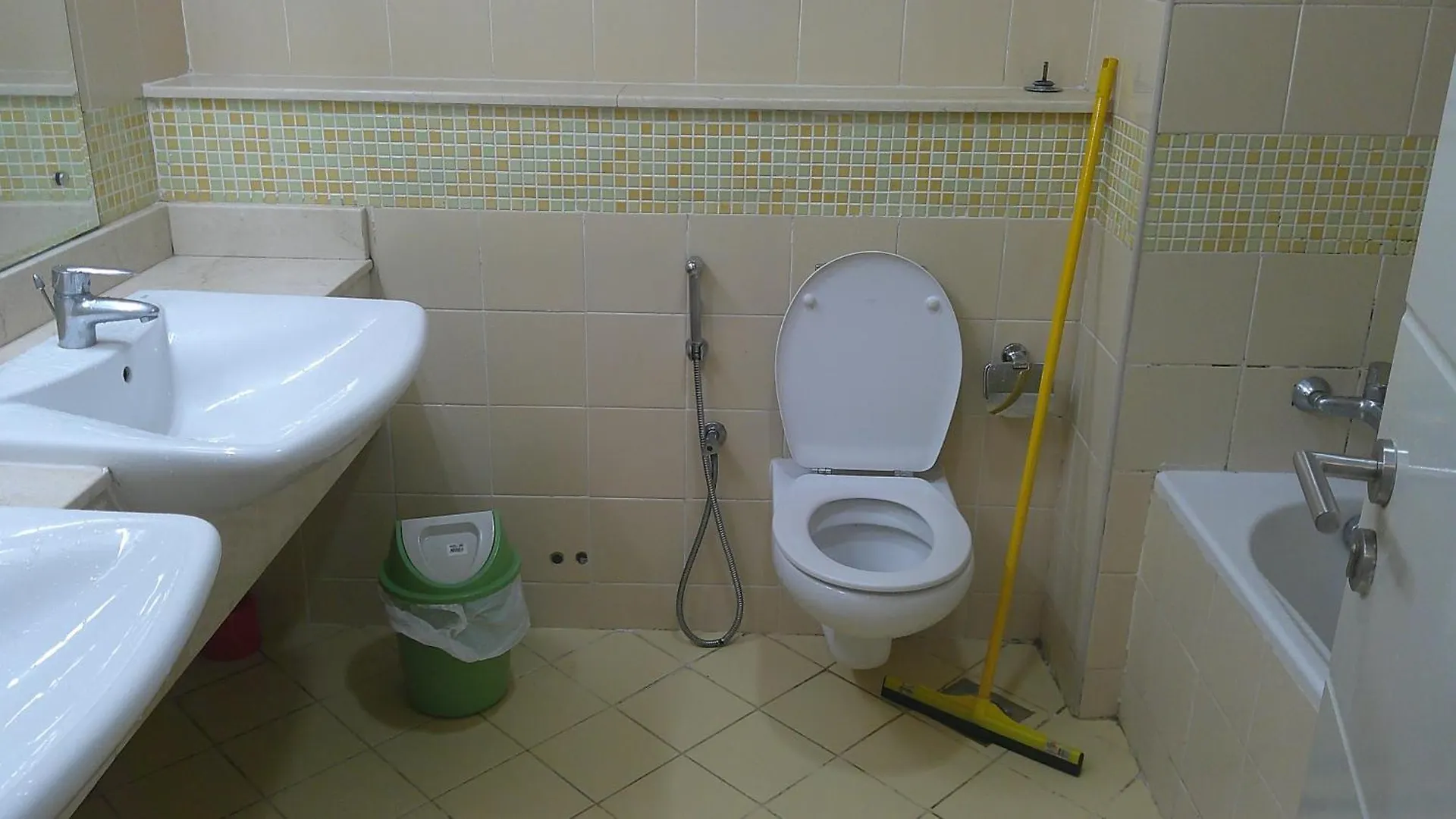 Comfortable Stay Ensuite Room With Shared Kitchen